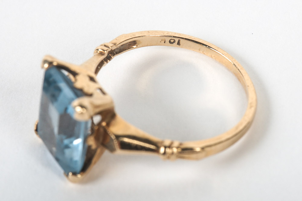10K Yellow Gold Ring with Topaz