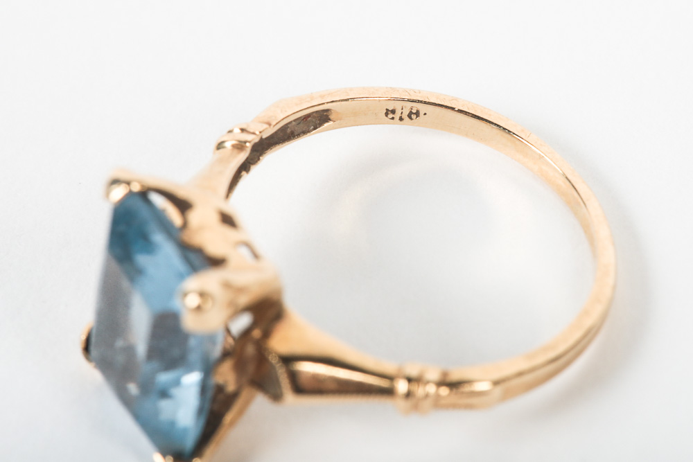 10K Yellow Gold Ring with Topaz
