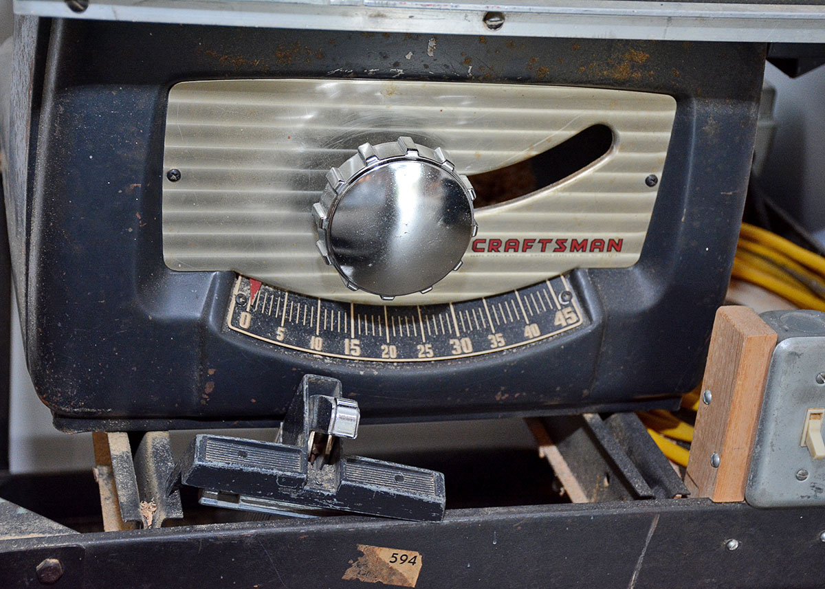 Craftsman Work Bench With Saw