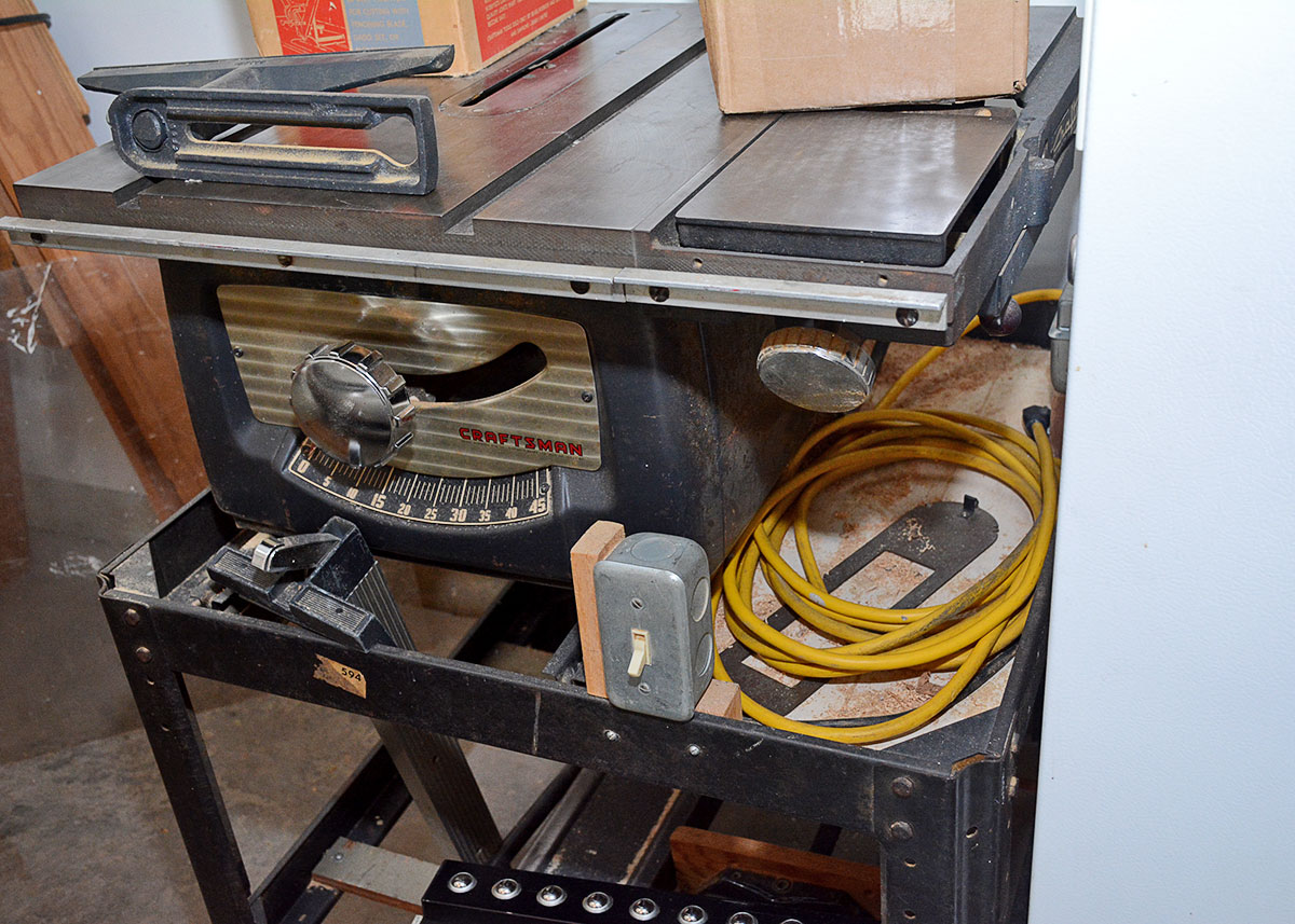 Craftsman Work Bench With Saw