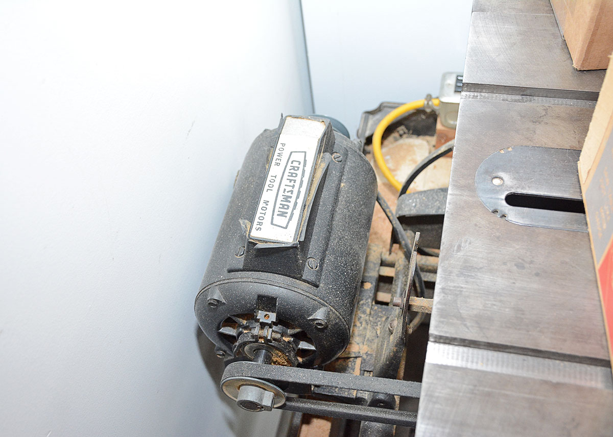 Craftsman Work Bench With Saw