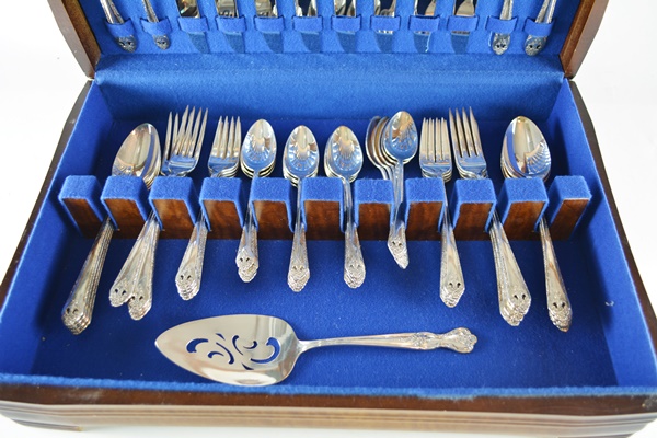Holmes & Edwards Silver Plate Flatware Set