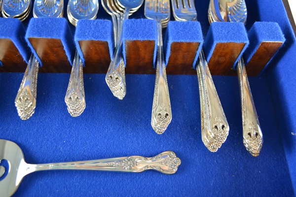 Holmes & Edwards Silver Plate Flatware Set