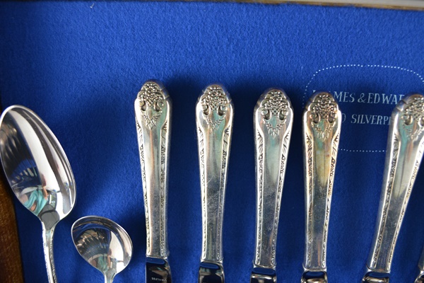 Holmes & Edwards Silver Plate Flatware Set