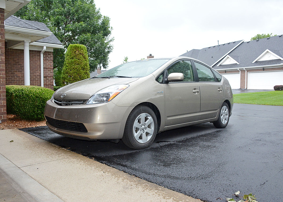 2007 Tan Toyota Prius Sedan