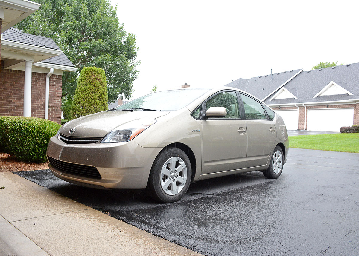 2007 Tan Toyota Prius Sedan