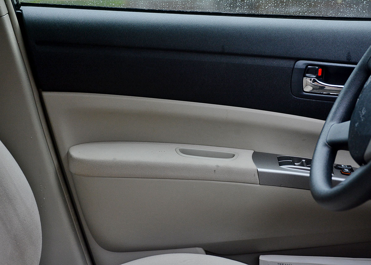 2007 Tan Toyota Prius Sedan