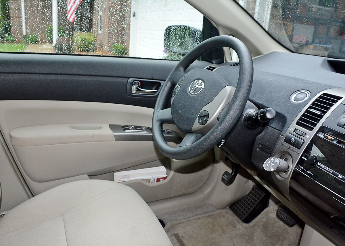 2007 Tan Toyota Prius Sedan