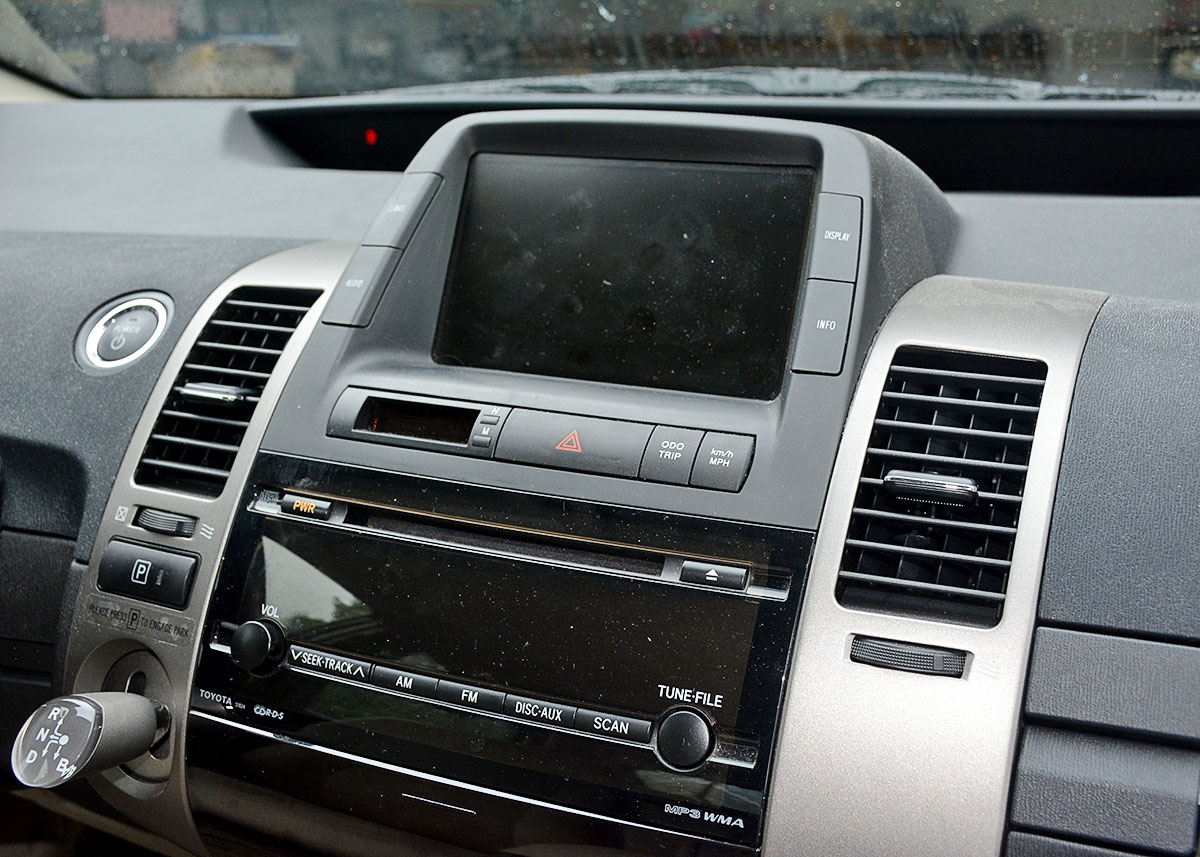 2007 Tan Toyota Prius Sedan