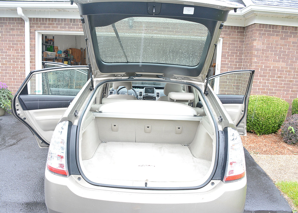 2007 Tan Toyota Prius Sedan