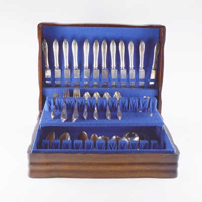 Community Plate Silver Plate Flatware and Storage Chest