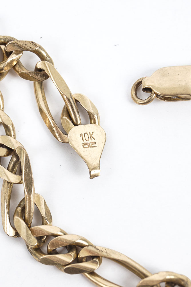 10K Gold Figaro Chain Bracelet