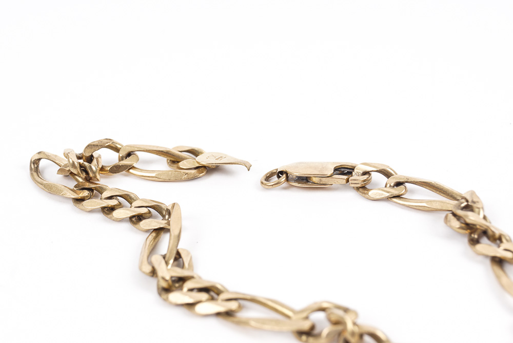 10K Gold Figaro Chain Bracelet