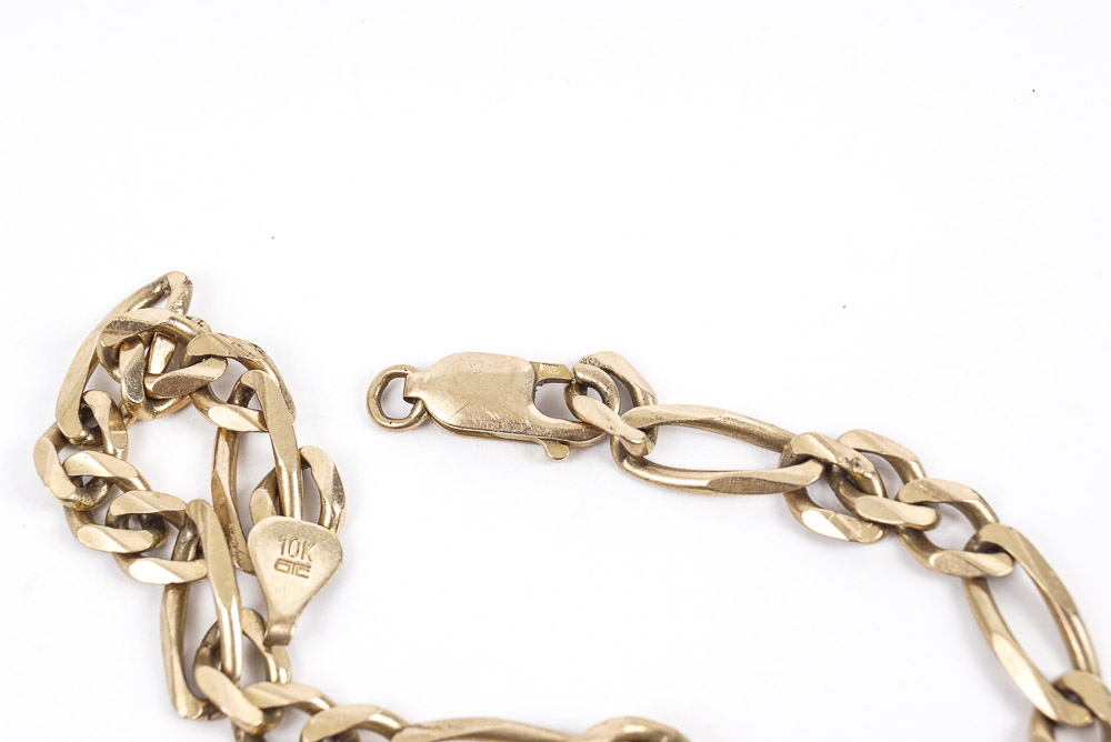 10K Gold Figaro Chain Bracelet