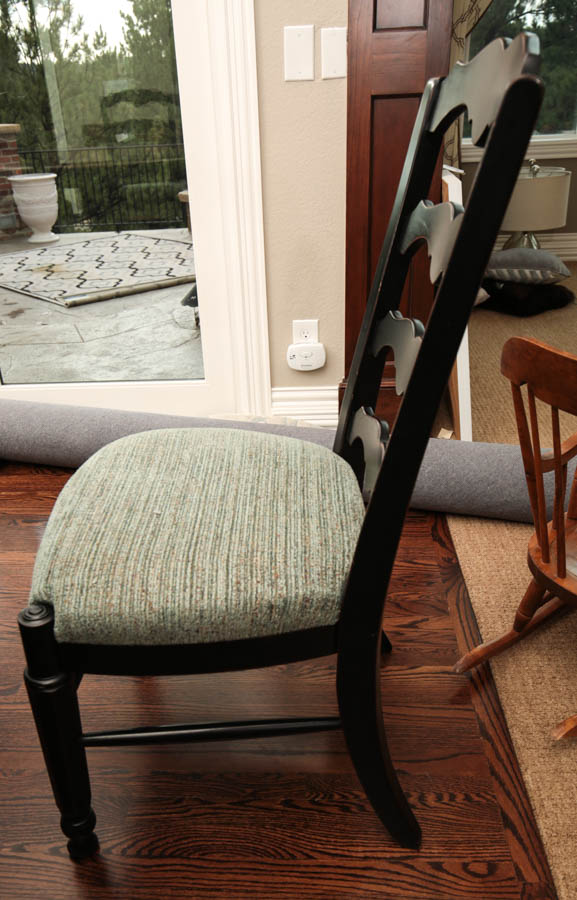 Round Dining Table and Six Chairs