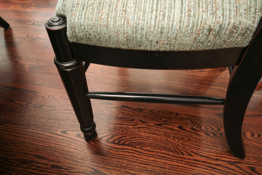 Round Dining Table and Six Chairs