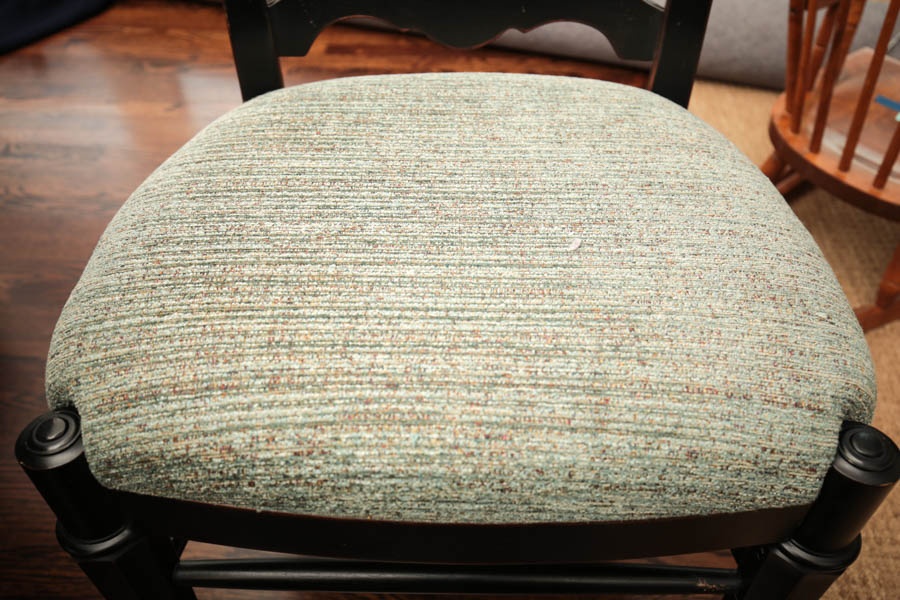 Round Dining Table and Six Chairs