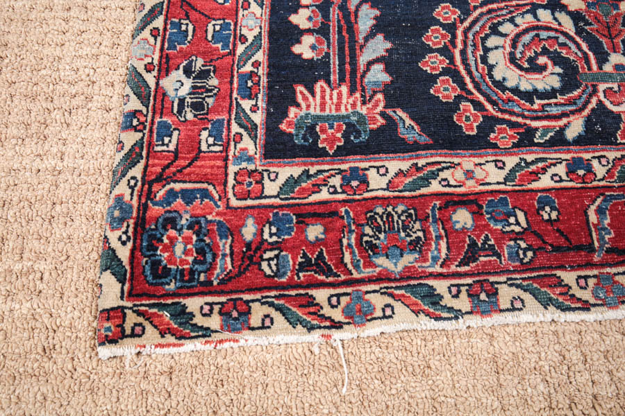 Vintage Hand-Knotted Sarouk Wool Wool Area Rug