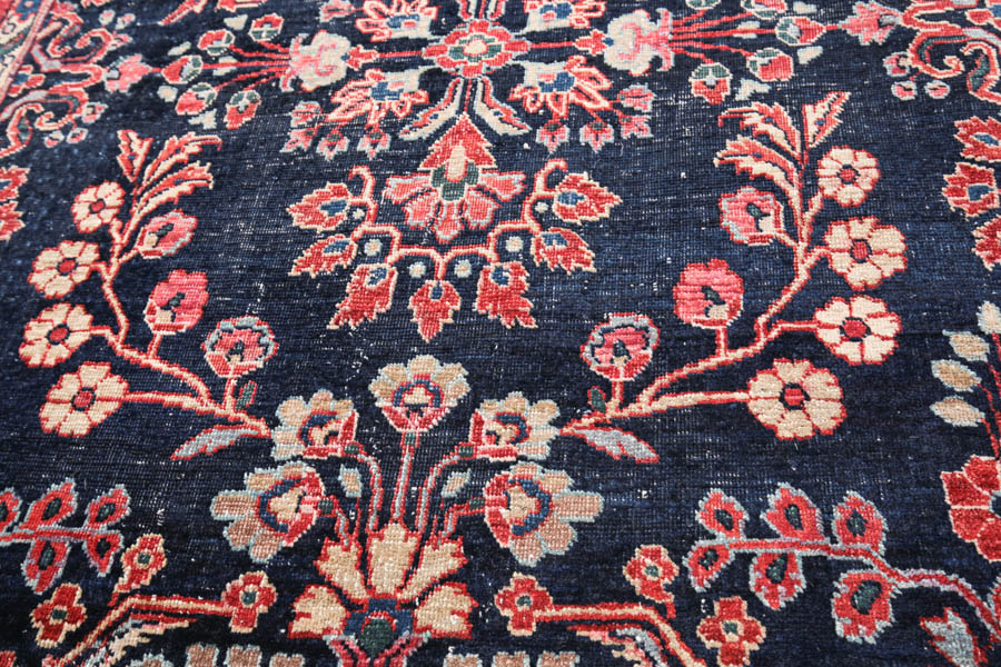 Vintage Hand-Knotted Sarouk Wool Wool Area Rug