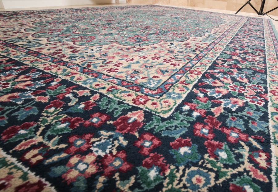 Large Machine Woven Persian Medallion Area Rug