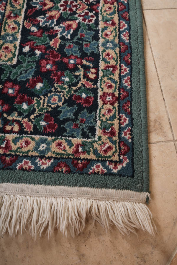 Large Machine Woven Persian Medallion Area Rug