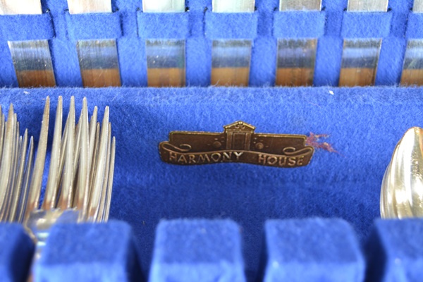 Community Plate Silver Plate Flatware and Storage Chest