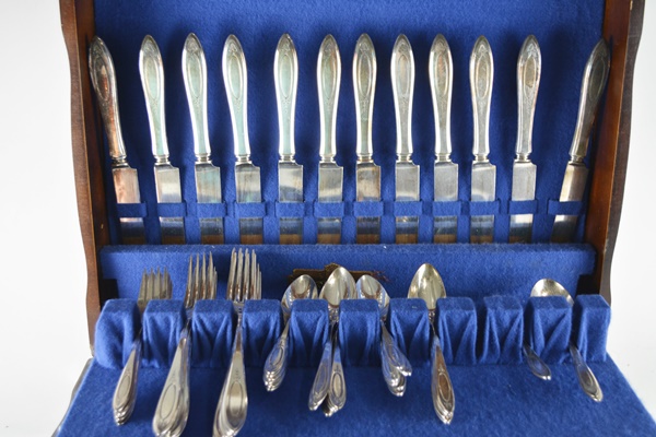 Community Plate Silver Plate Flatware and Storage Chest