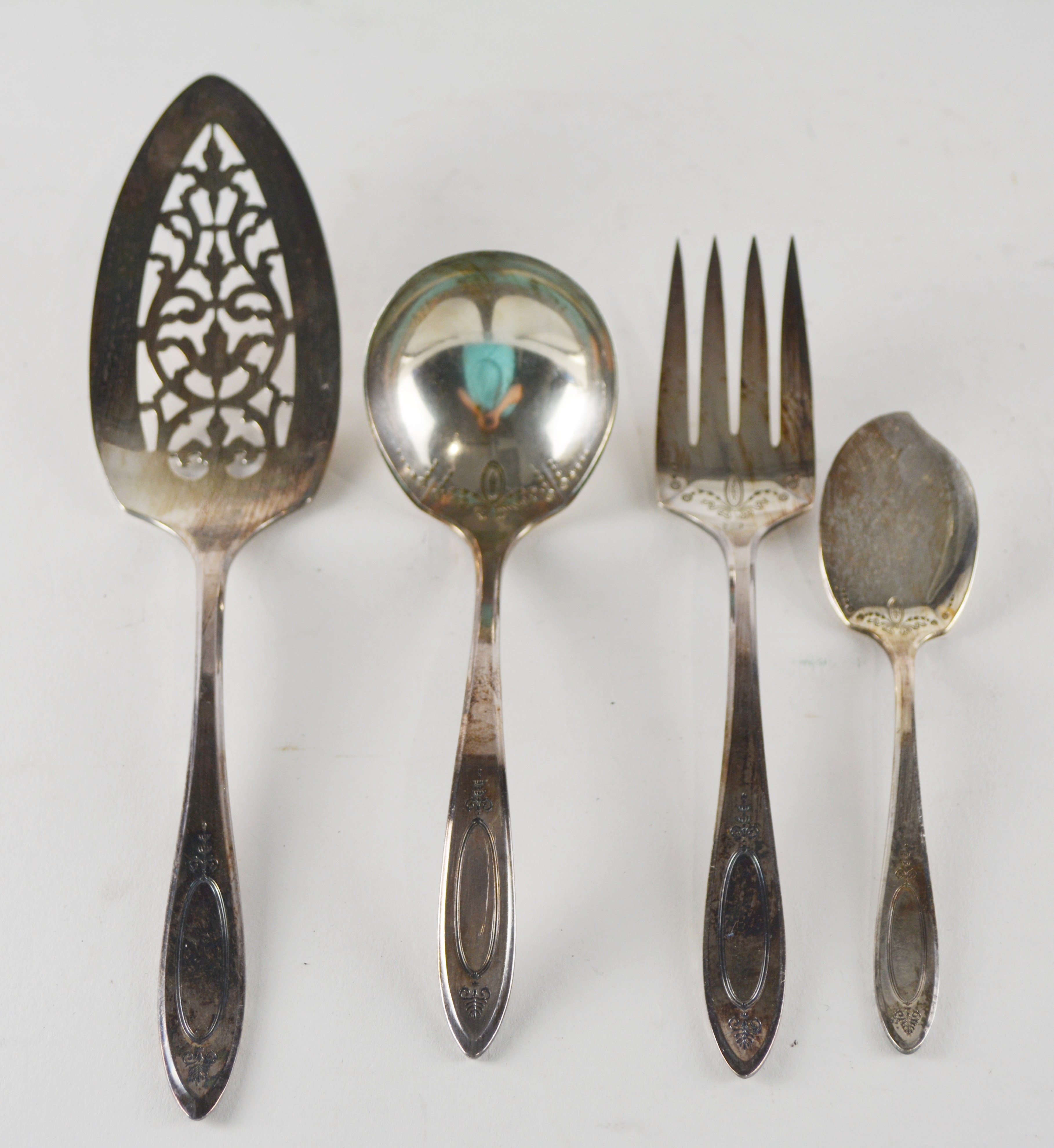 Community Plate Silver Plate Flatware and Storage Chest