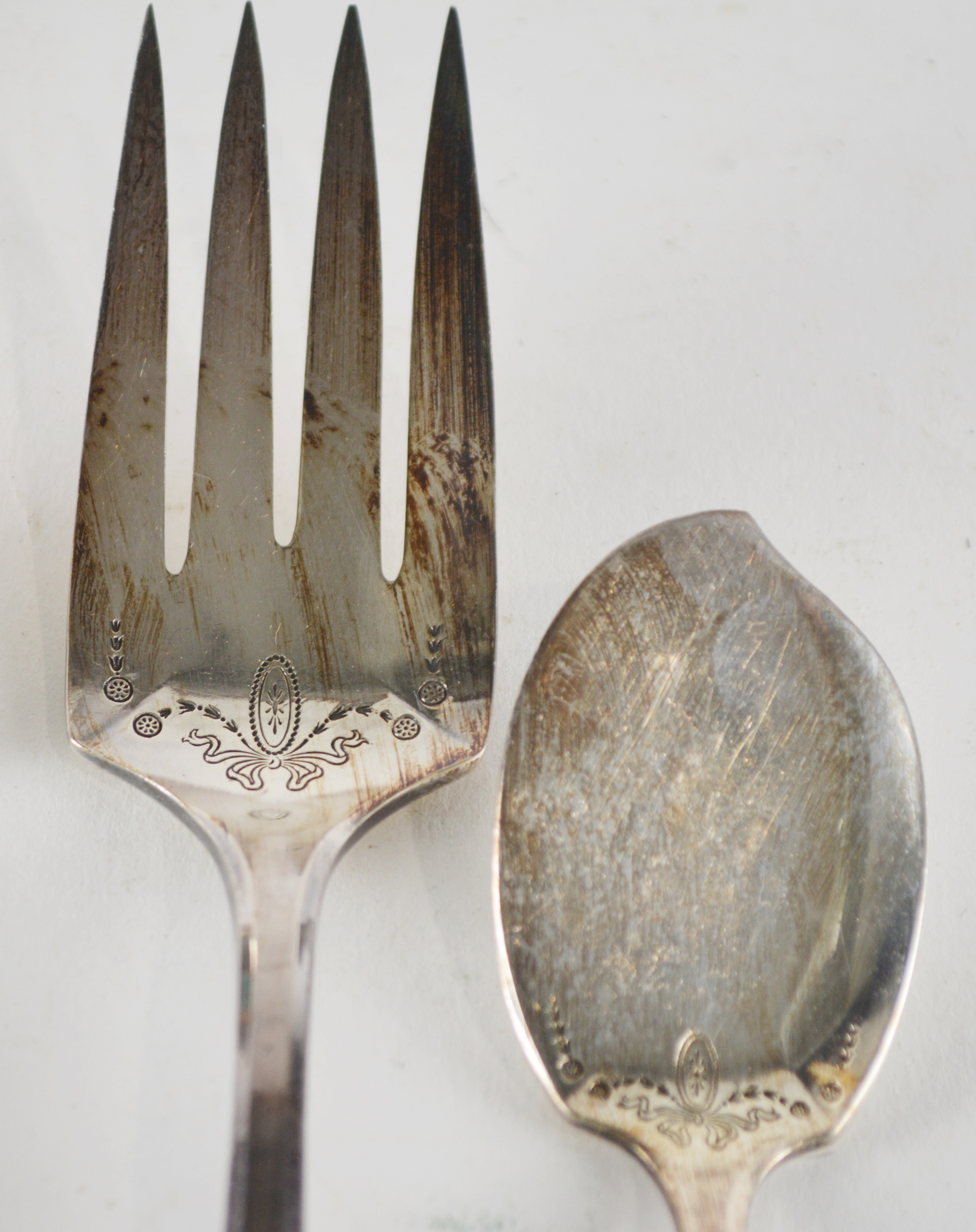 Community Plate Silver Plate Flatware and Storage Chest