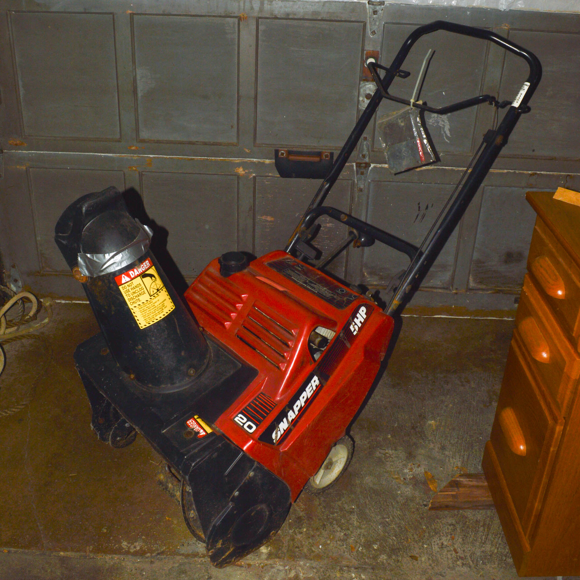 Snapper SE Gas-Powered Snow Blower