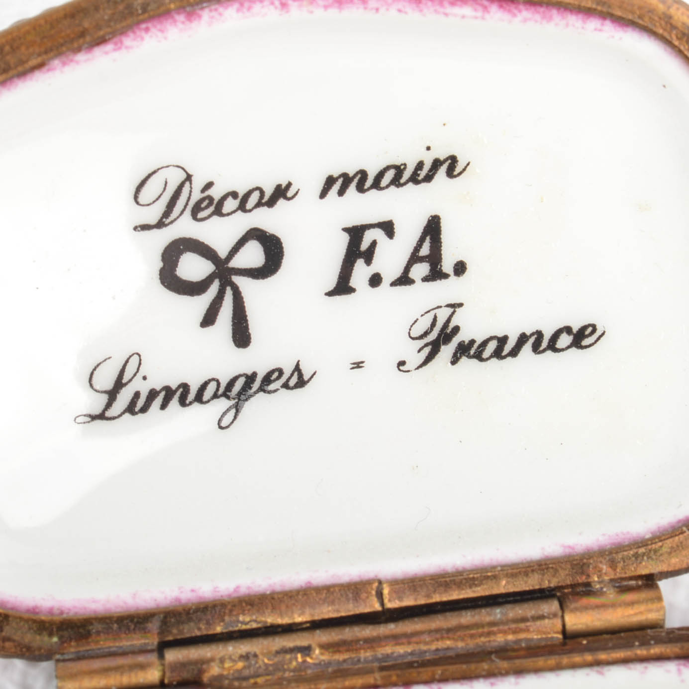 Limoges Trinket Box With Wire Display