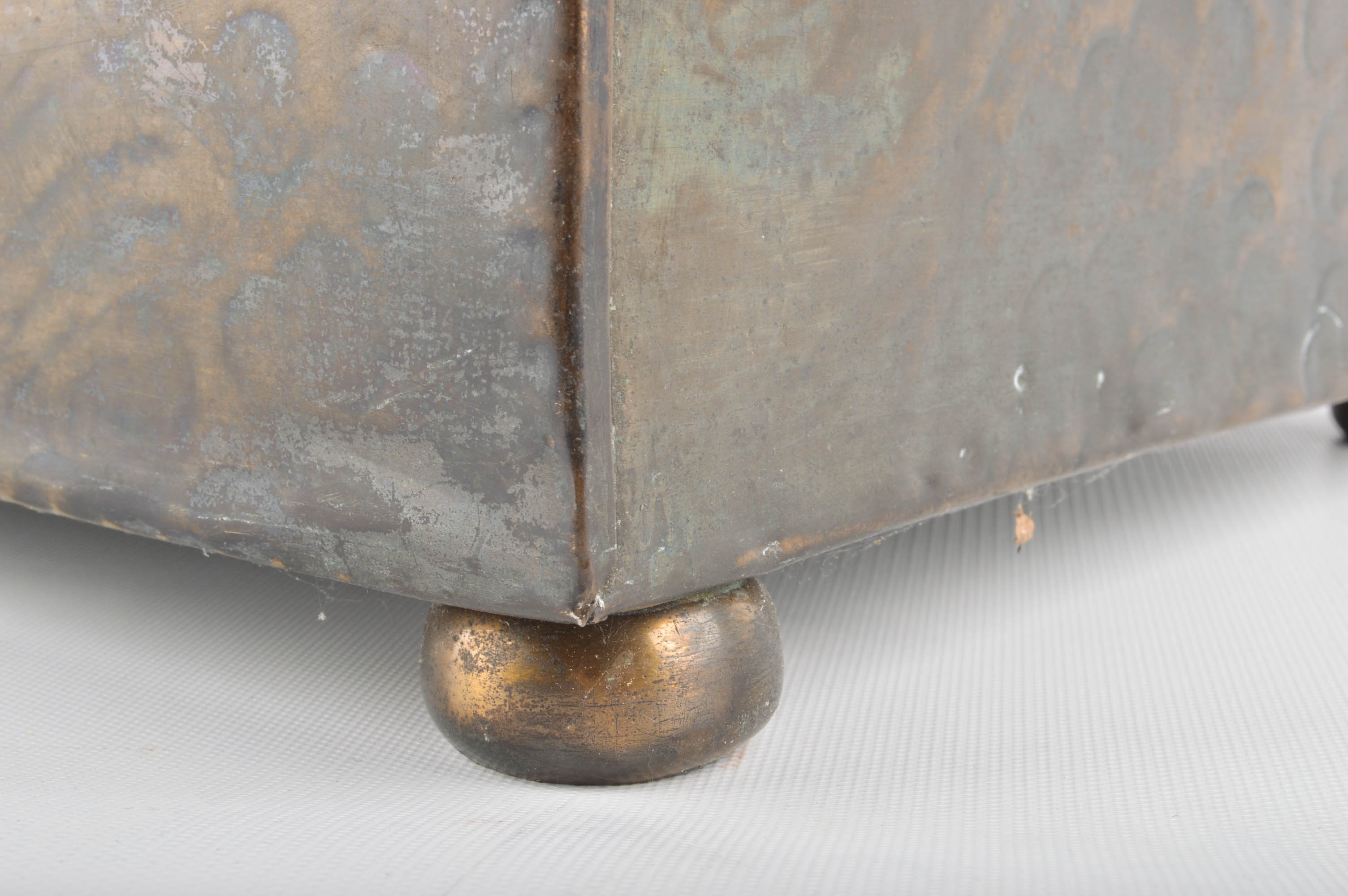 Vintage Portable Ice Chest / Cooler