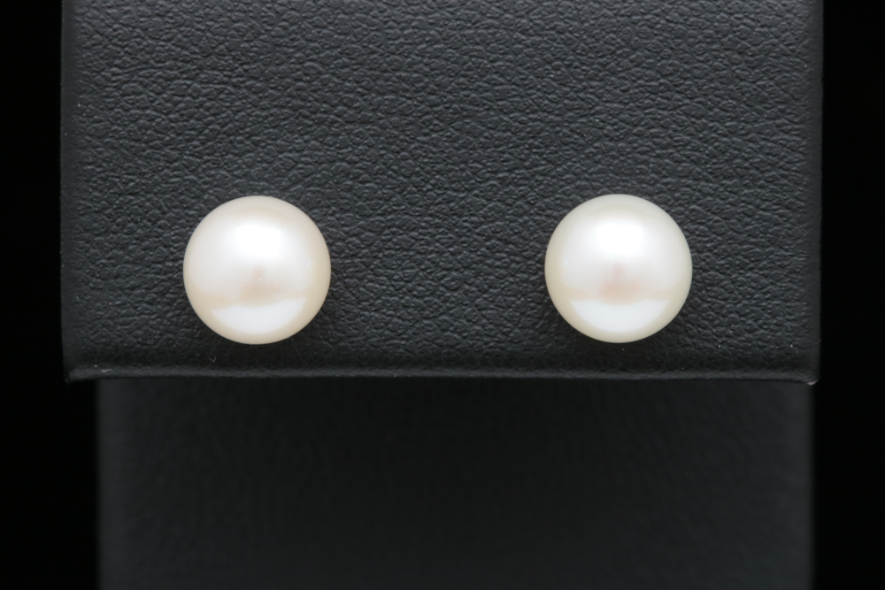 14K White Gold and Pearl Stud Earrings