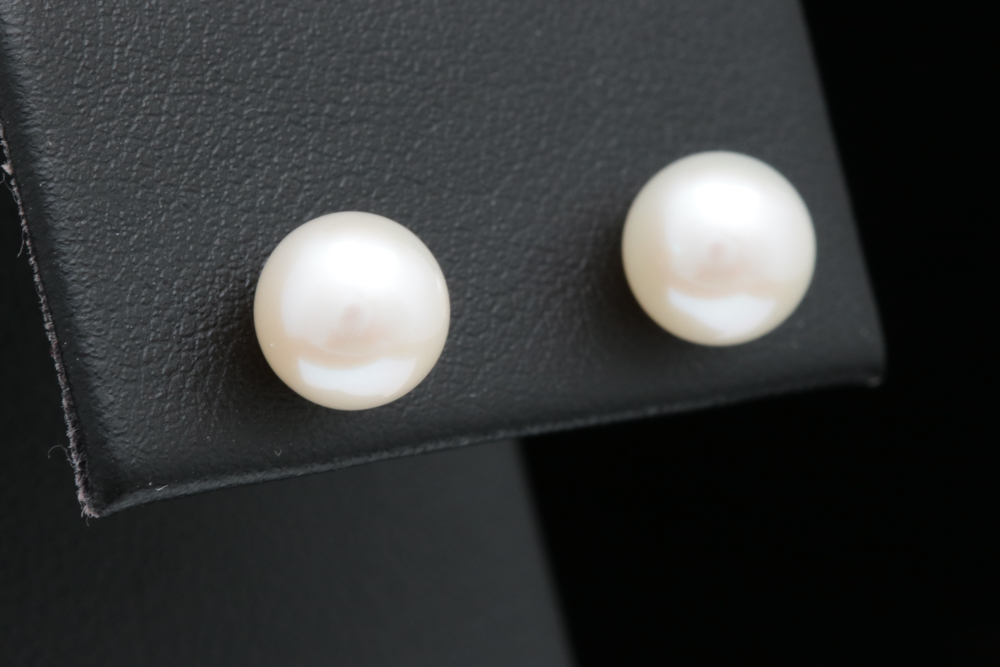 14K White Gold and Pearl Stud Earrings