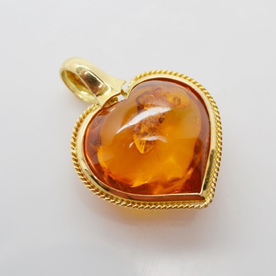 18K Yellow Gold Amber Puff Heart Pendant