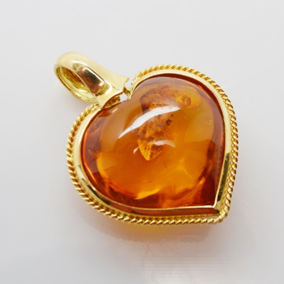 18K Yellow Gold Amber Puff Heart Pendant