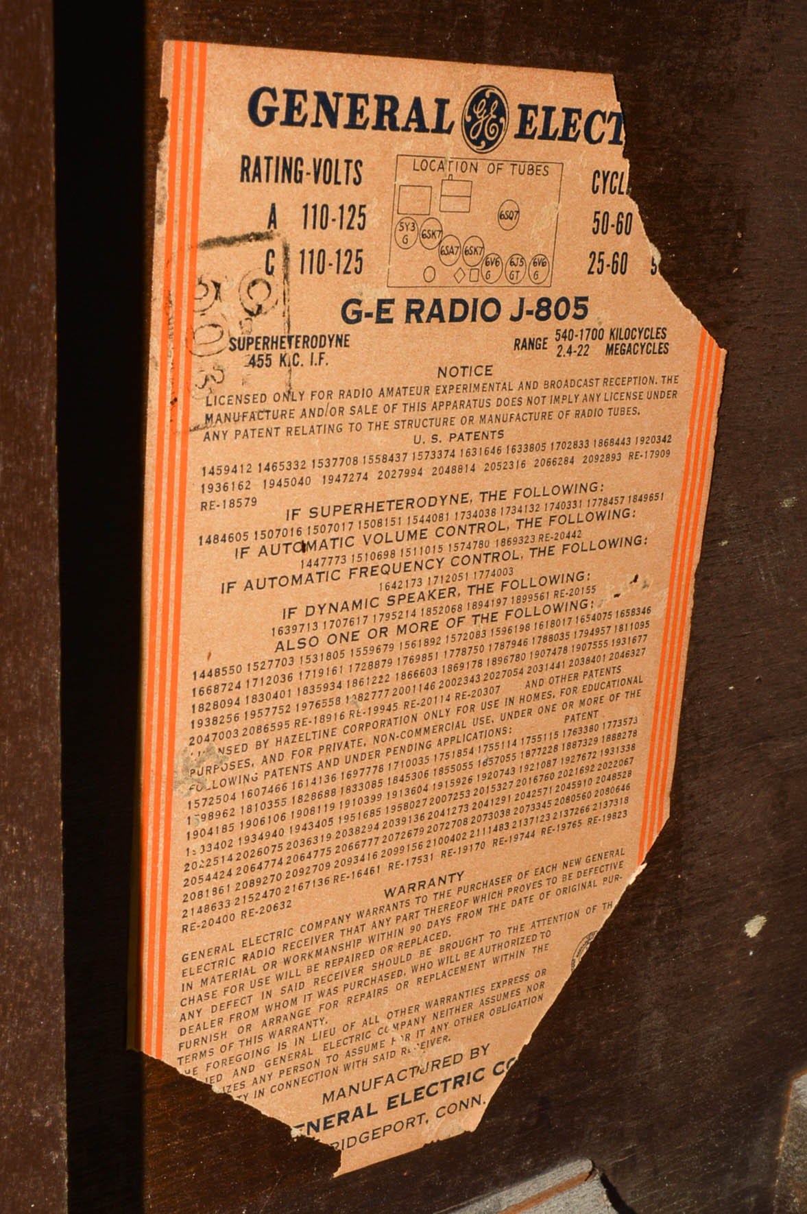 Vintage General Electric Tube Console Radio