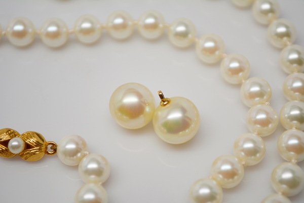 Imitation Pearl Bracelet and Necklace Set by Noriko