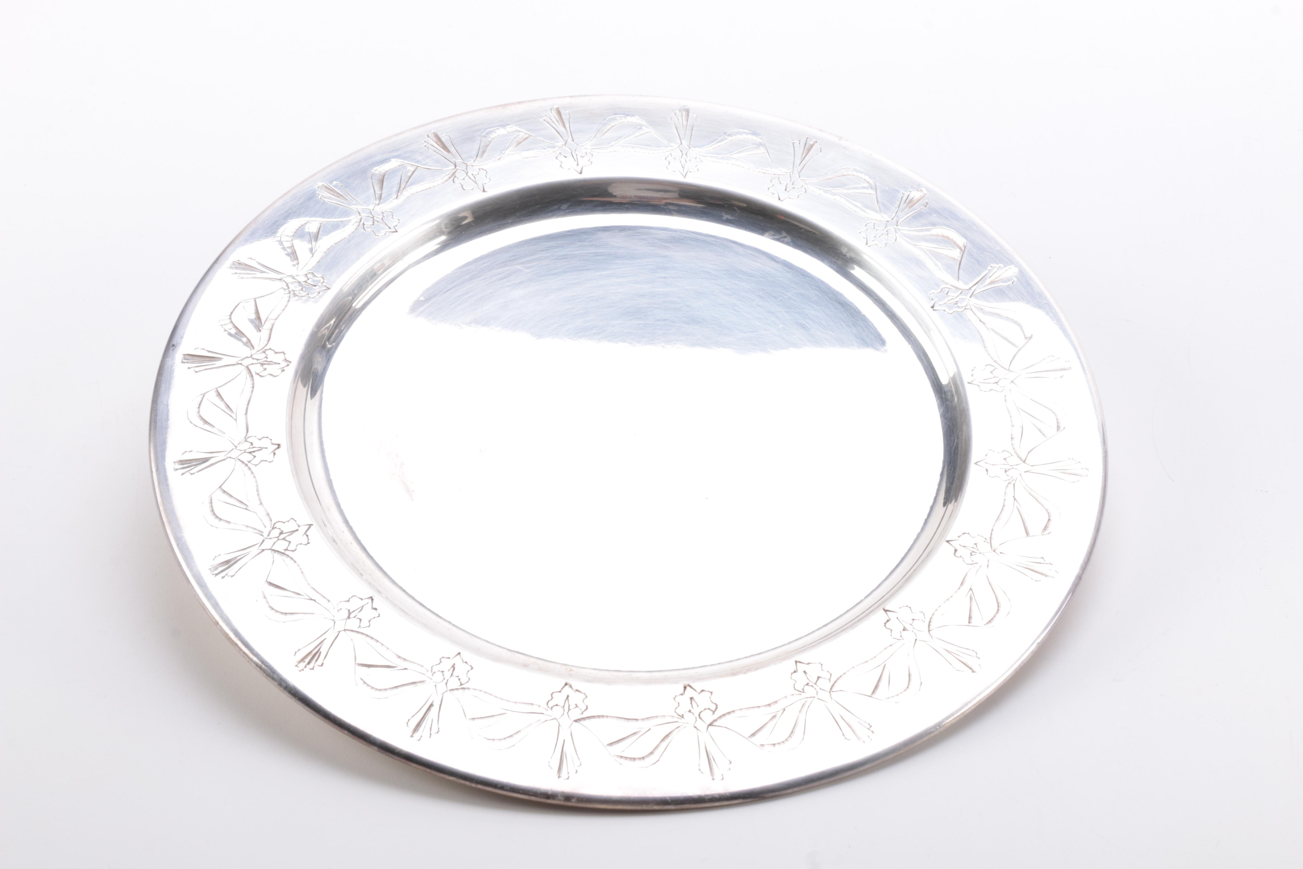 Metal Plates and Plate Stand