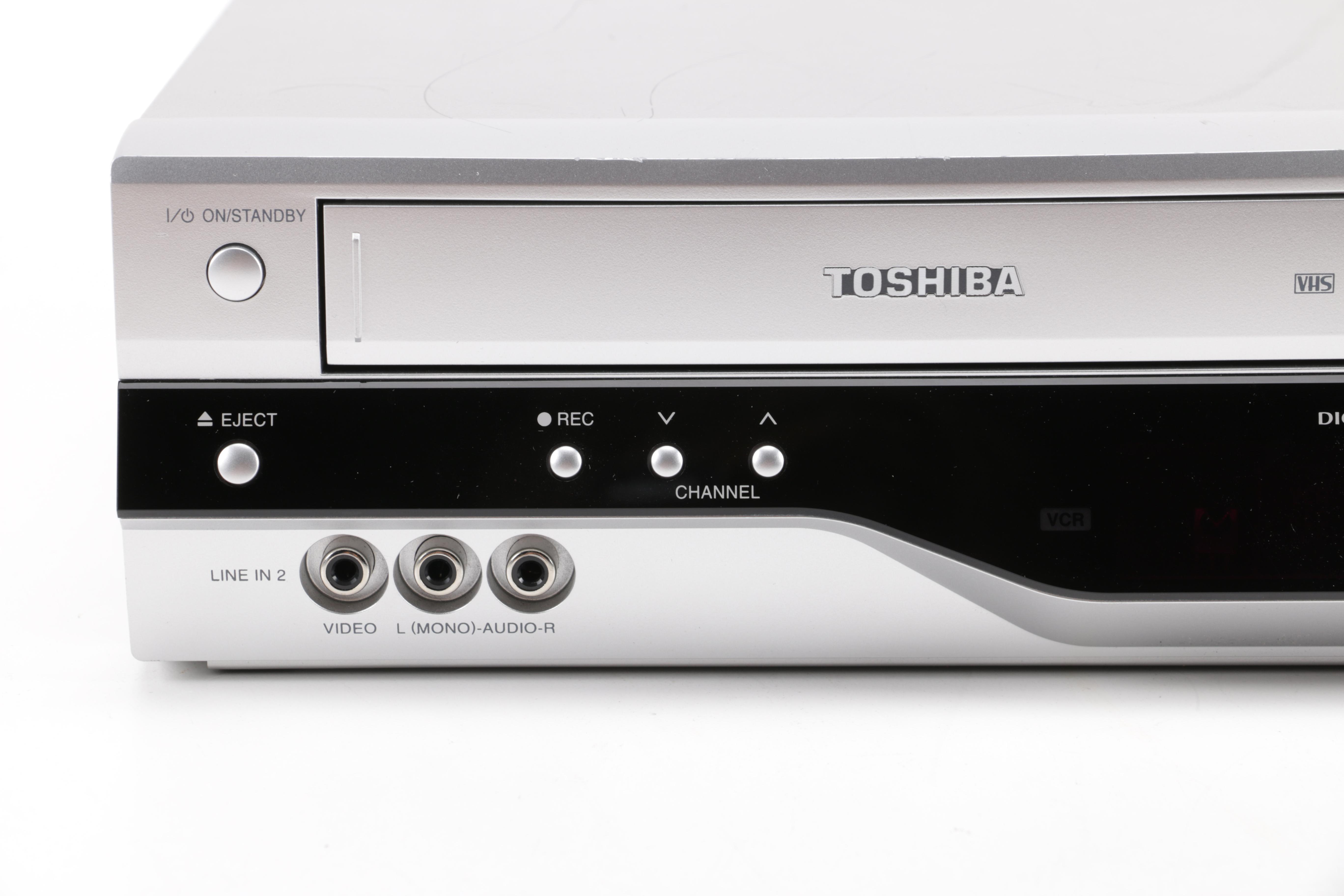 Toshiba VHS and DVD Player and Remote