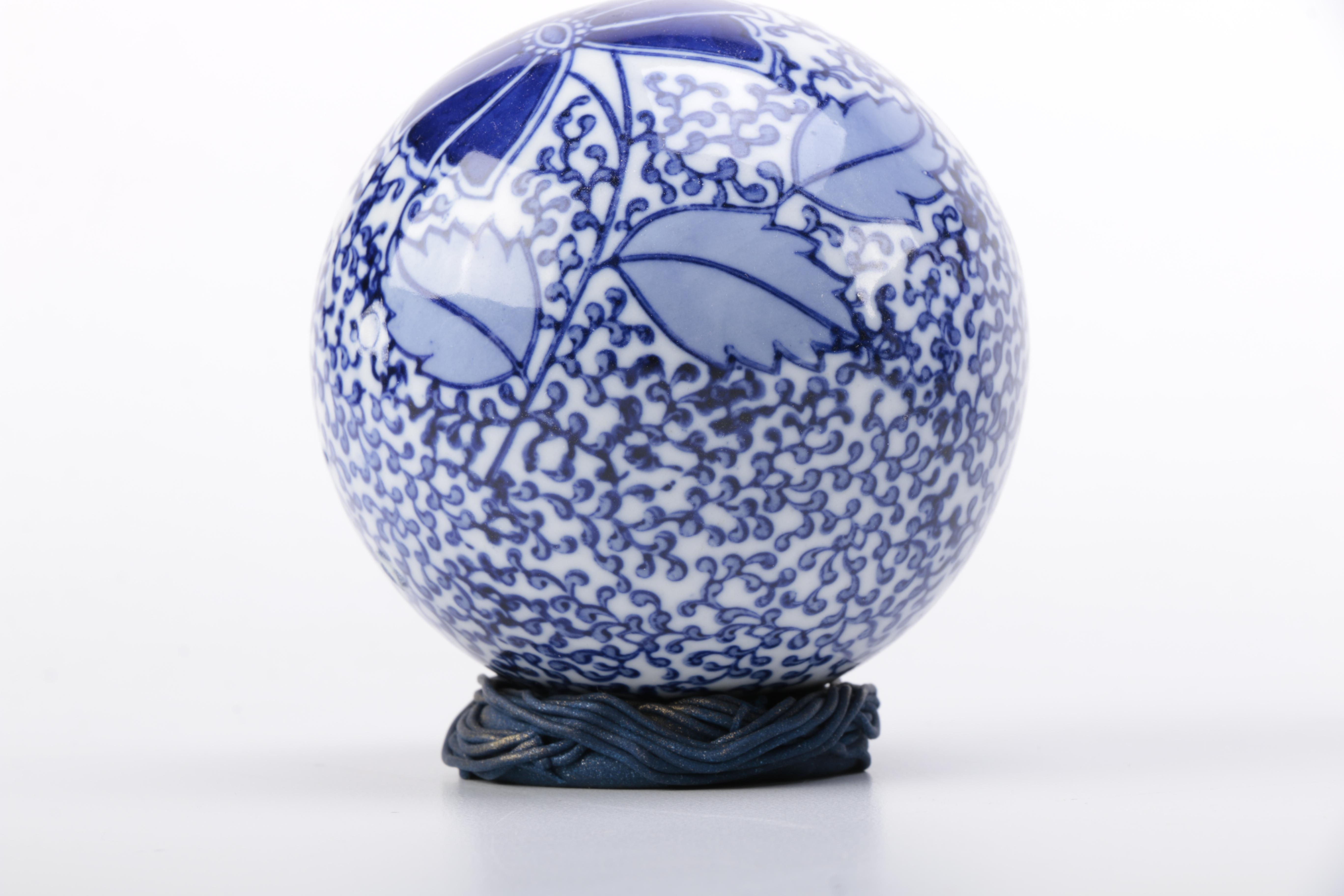 Japanese Porcelain Home Decor Featuring Gold Imari Bowls