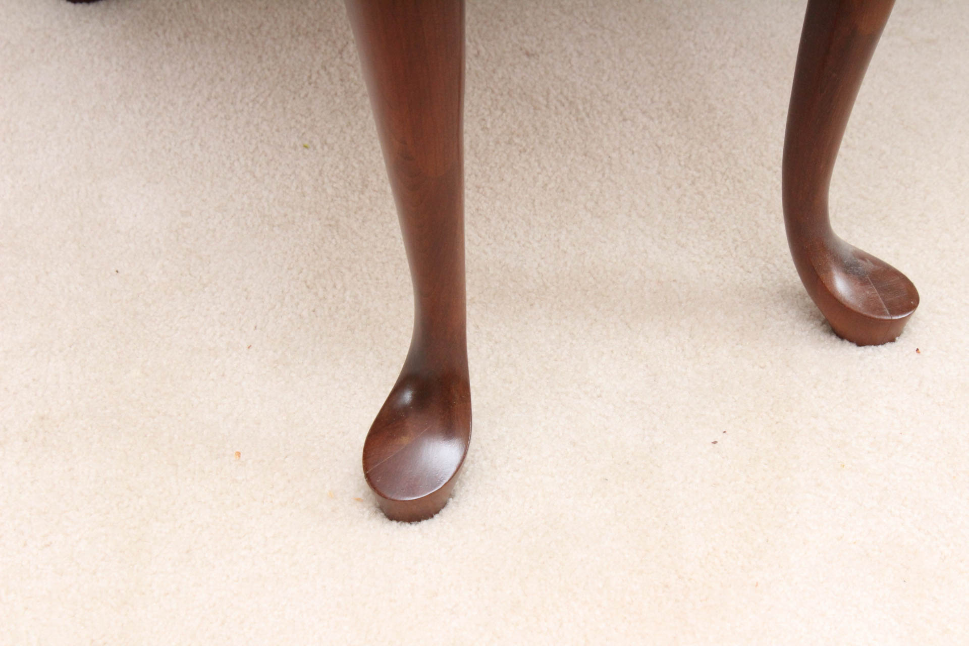 Queen Anne Style Drop Leaf Accent Table