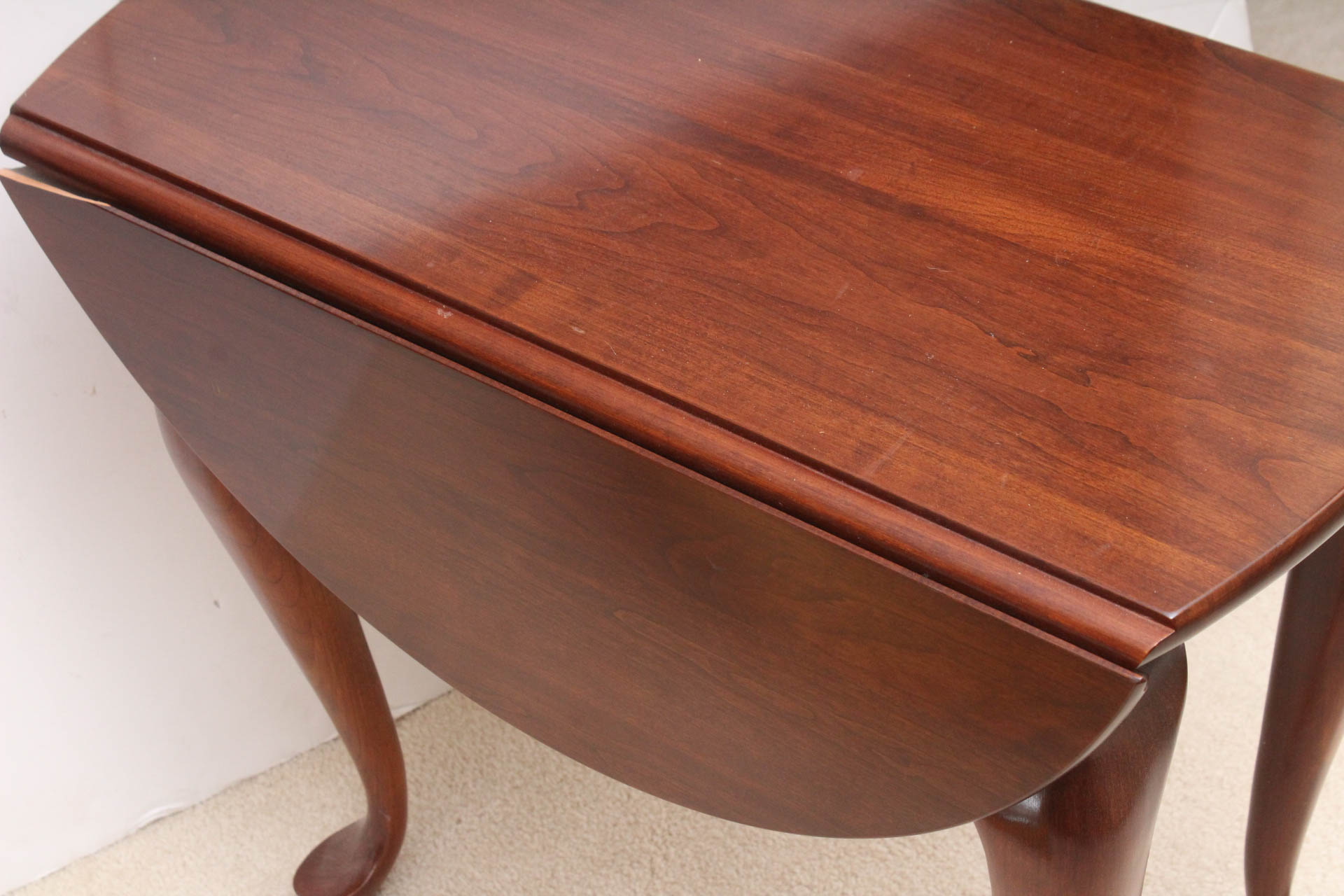 Queen Anne Style Drop Leaf Accent Table
