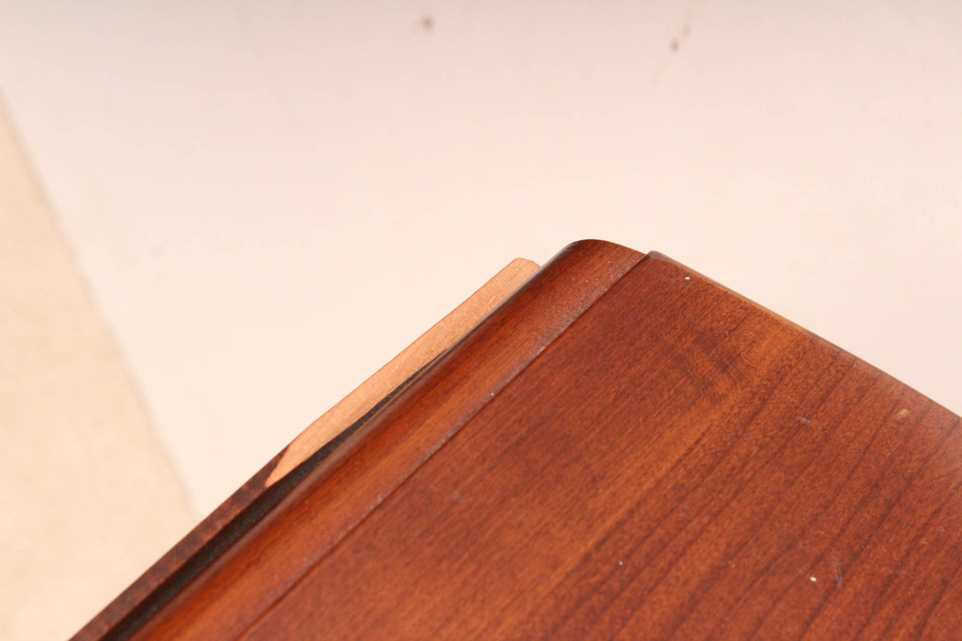 Queen Anne Style Drop Leaf Accent Table