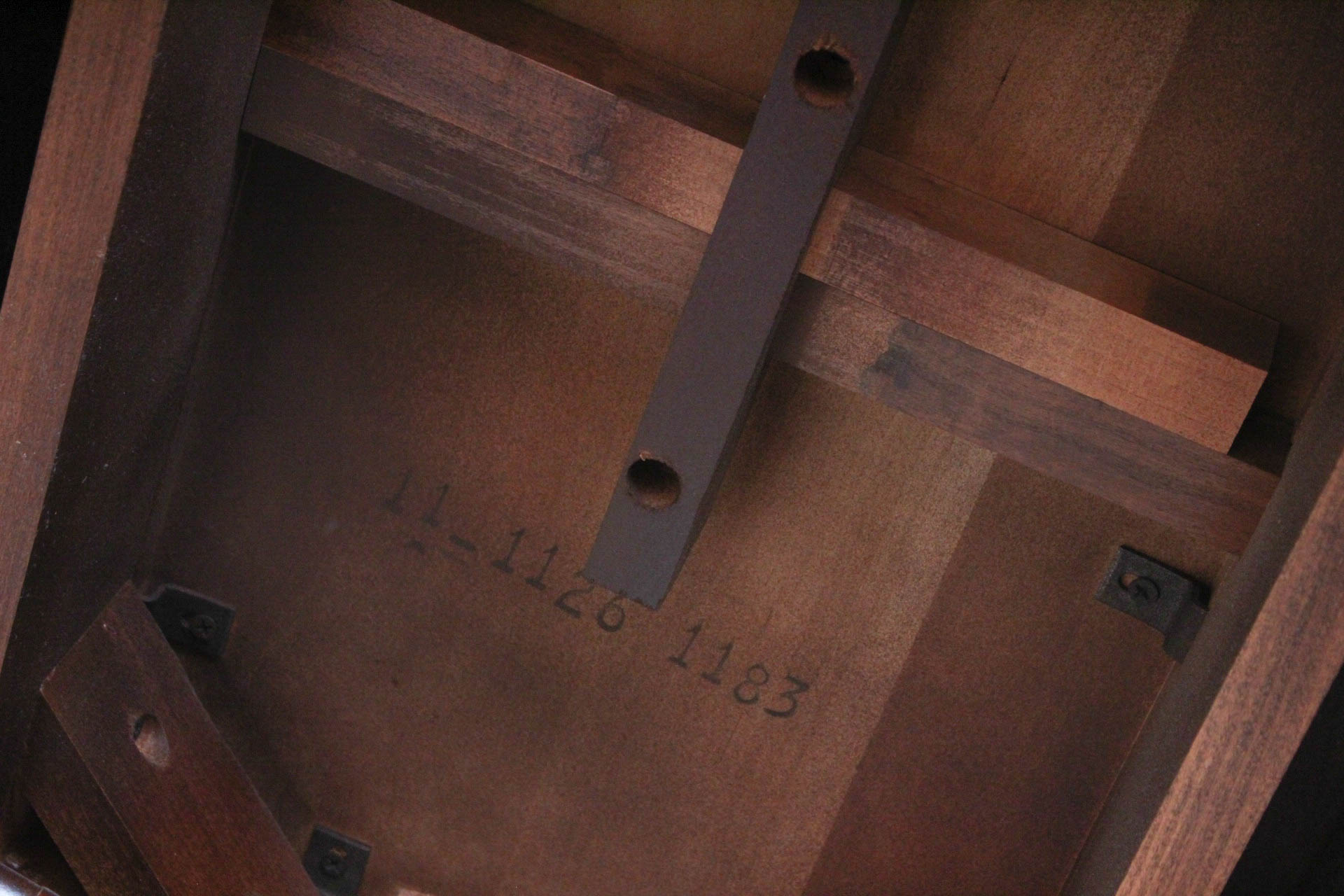 Queen Anne Style Drop Leaf Accent Table