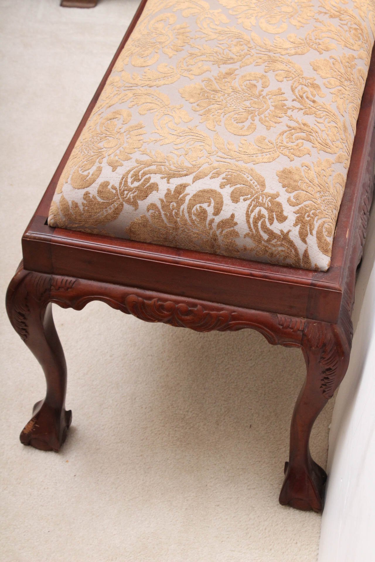 Chippendale Style Window Bench With Jacquard Fabric