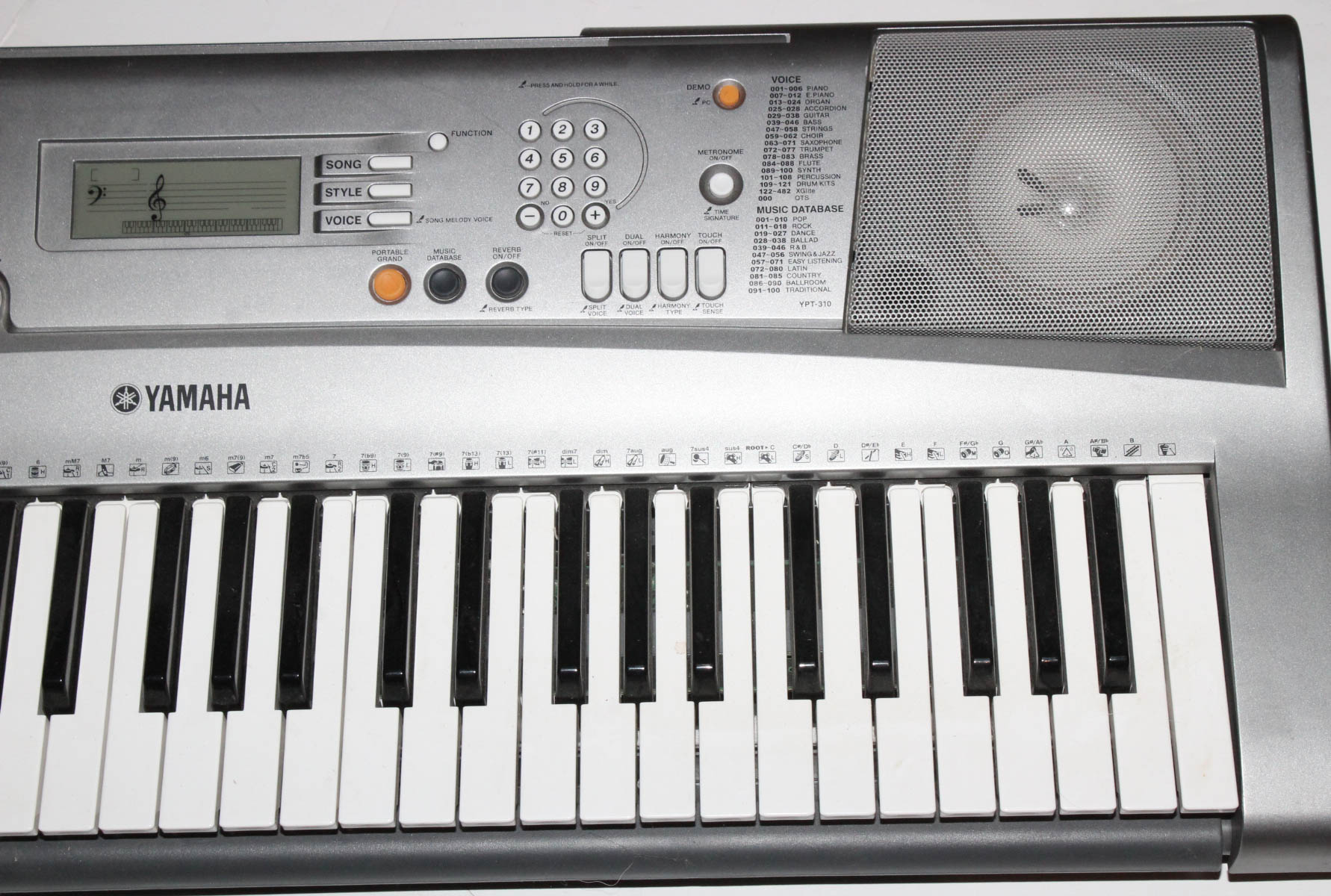 Yamaha Electronic Keyboard and Stand