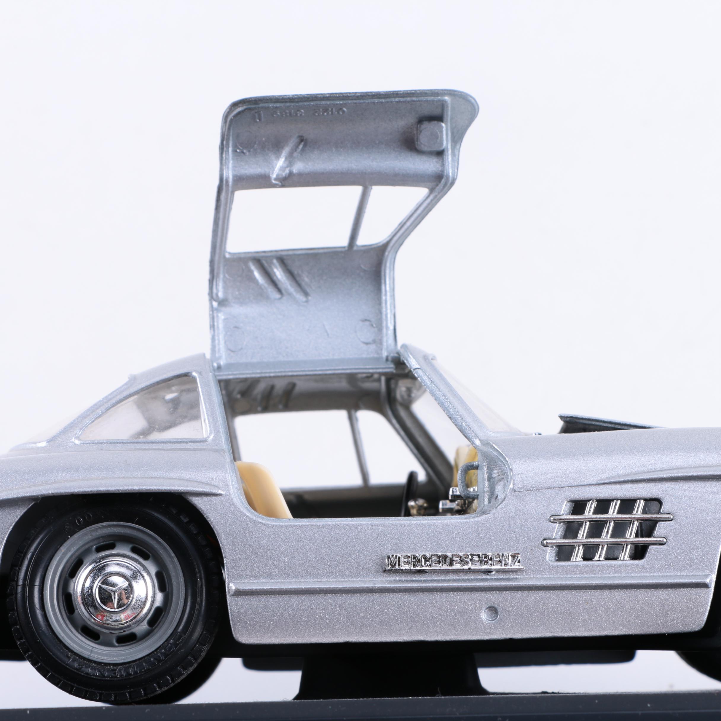 1954 Mercedes-Benz 300 SL Die-Cast Car by Burago