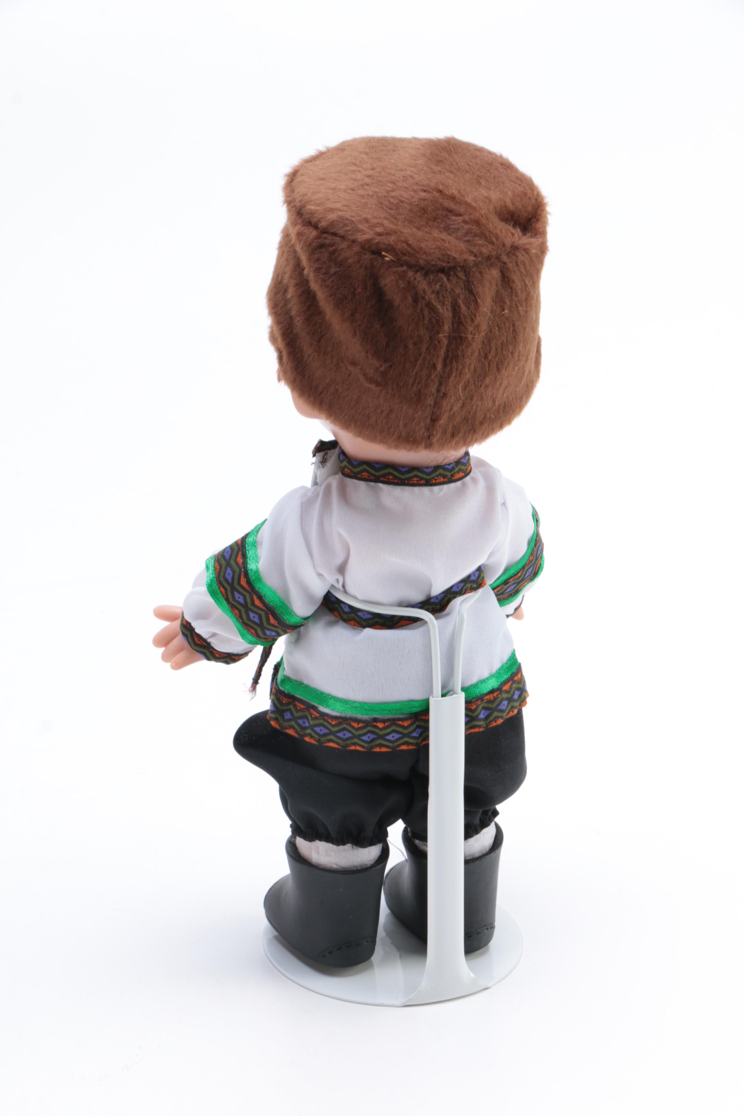 Pair of Precious Moments "Children of the World" Dolls