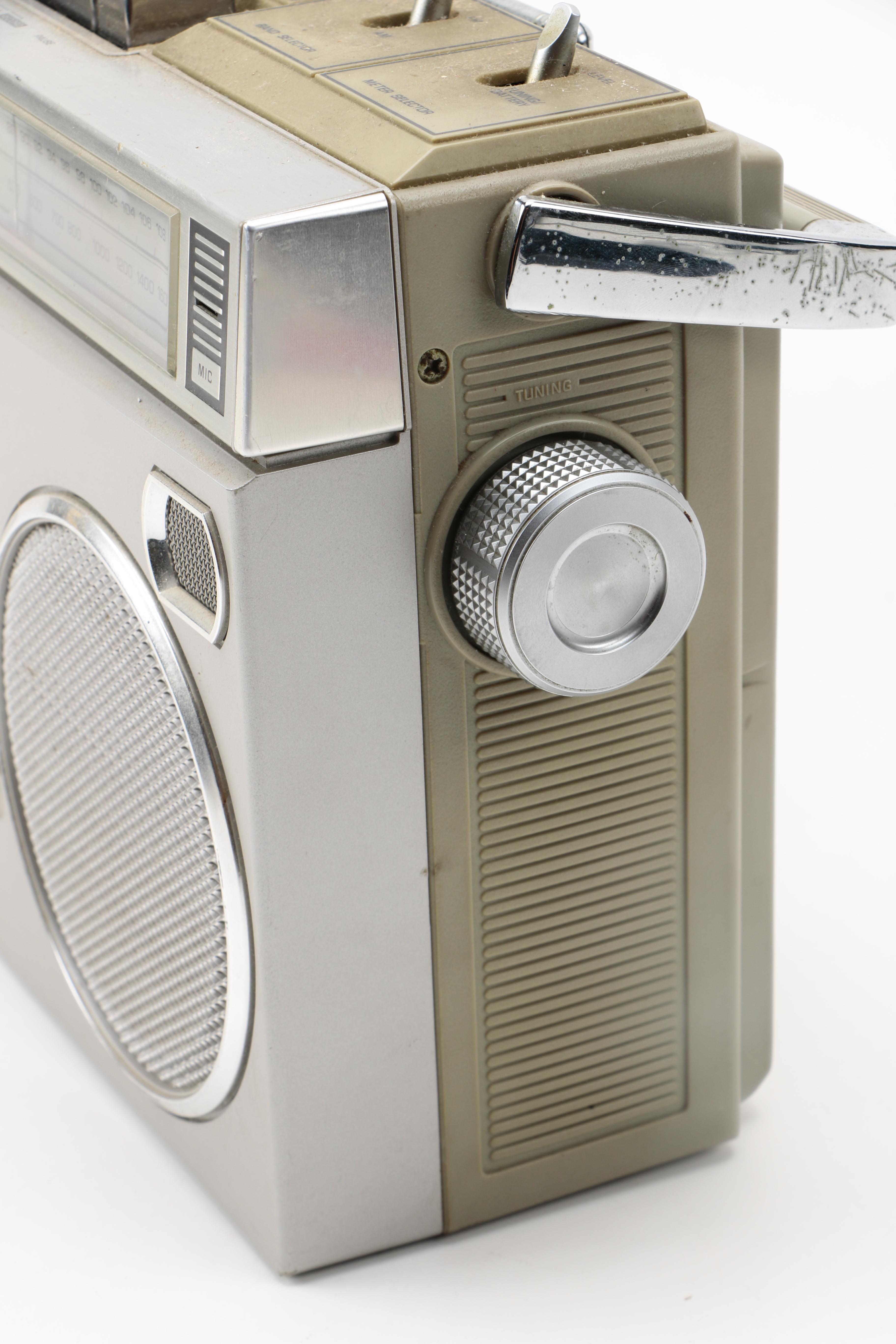 1980s Panasonic FM/AM Stereo Radio and Cassette Player